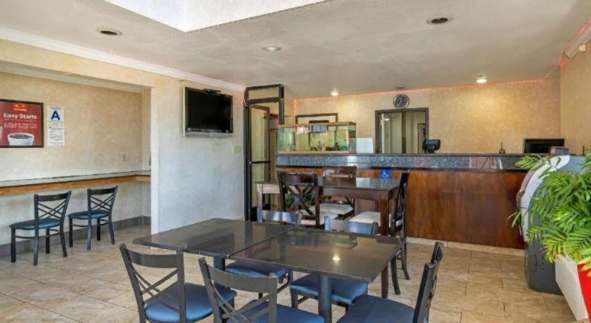 Econo Lodge Moreno Valley Buitenkant foto
